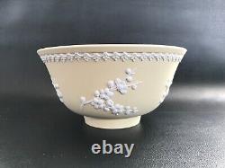 Wedgwood Yellow Jasperware Primrose pattern pedestal bowl in excellent condition