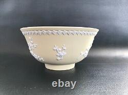 Wedgwood Yellow Jasperware Primrose pattern pedestal bowl in excellent condition