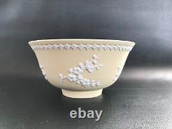 Wedgwood Yellow Jasperware Primrose pattern pedestal bowl in excellent condition