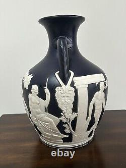 Wedgwood portland Vase Full Size 19th Century Jasperware Portland Vase 26cm