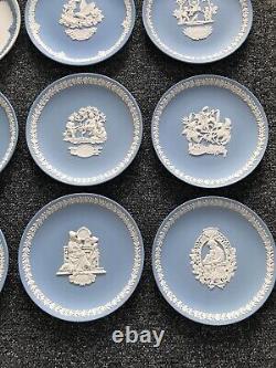 16 Assiettes Mères en Jasperware Wedgwood