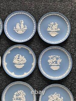 16 Assiettes Mères en Jasperware Wedgwood