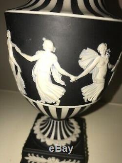1961 Wedgwood Jasperware Noir Heures De Danse Pedestal Vase