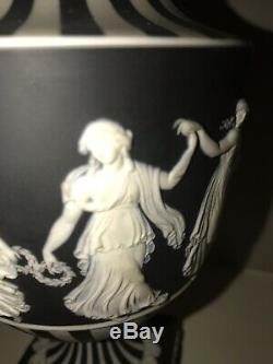 1961 Wedgwood Jasperware Noir Heures De Danse Pedestal Vase