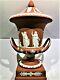 19ème C. Grand Wedgwood Terra Cotta Jasperware Piedestal De Campana Urn Scarce