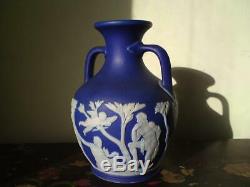 19ème Siècle Wedgwood Vase Bleu Jasperware'portland ' 13cm