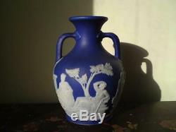 19ème Siècle Wedgwood Vase Bleu Jasperware'portland ' 13cm