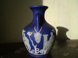 19ème Siècle Wedgwood Vase Bleu Jasperware'portland ' 13cm