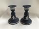 2 Bougeoirs Wedgwood Portland Blue Jasperware En Excellent &eacute;tat