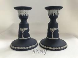 2 bougeoirs Wedgwood Portland Blue Jasperware en excellent état