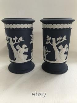 2 petits vases à bouquets Wedgwood en jaspe bleu Portland en excellent état