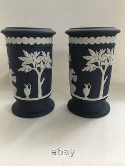 2 petits vases à bouquets Wedgwood en jaspe bleu Portland en excellent état