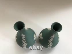 2 vases à posie en jaspe teal Wedgwood en excellent état