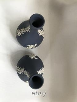 2 vases posy Wedgwood en jaspe bleu Portland en excellent état