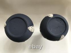 2 vases posy Wedgwood en jaspe bleu Portland en excellent état