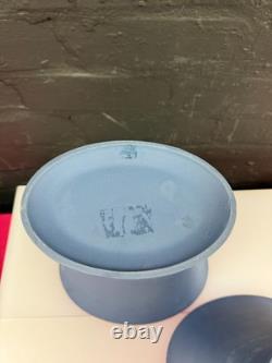 2 x Vase en porcelaine Jasper Wedgwood bleu Portland 9,75 pouces de haut extra large 9,5 paire