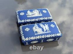 2x Boîte en jaspe Wedgwood antique du 19e siècle avec figures bleues et allume-bougies