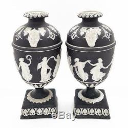 2x Wedgwood Jasperware Basalte Dancing Heures Urnes 19ème Siècle A / F