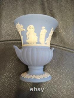 9 VASE, ASSIETTES, PLAT ENFERMÉ, BOÎTES À BIJOUX WEDGEWOOD Jasperware BLEU COLLECTEURS