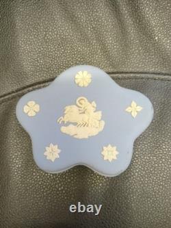 9 VASE, ASSIETTES, PLAT ENFERMÉ, BOÎTES À BIJOUX WEDGEWOOD Jasperware BLEU COLLECTEURS