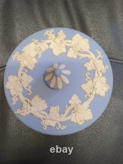 9 VASE, ASSIETTES, PLAT ENFERMÉ, BOÎTES À BIJOUX WEDGEWOOD Jasperware BLEU COLLECTEURS