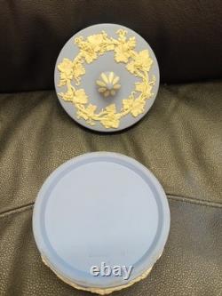 9 VASE, ASSIETTES, PLAT ENFERMÉ, BOÎTES À BIJOUX WEDGEWOOD Jasperware BLEU COLLECTEURS