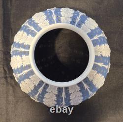 Abat-jour en jaspe Wedgwood, collection Hightower, exposition du Texas 2012