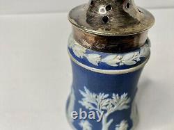 Ancien Shaker à sucre en jaspe bleu foncé de Wedgwood avec couvercle