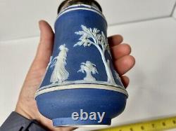 Ancien Shaker à sucre en jaspe bleu foncé de Wedgwood avec couvercle