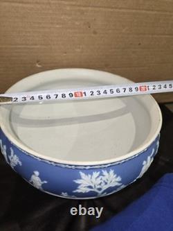 Ancien grand bol à fruits sur piédestal Wedgwood bleu foncé en jasperware
