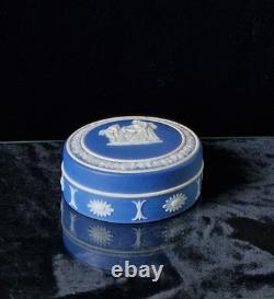 Ancien pot à patch / boîte à poudre Wedgwood en jasperware bleu cobalt néoclassique