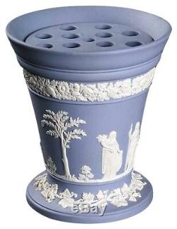 Angleterre Wedgwood Jaspe Bleu Pâle Ware Arcadia 7 Vase À Fleur Avec Insert De Grenouille