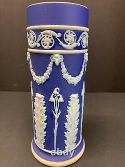 Antique 19e C. Wedgwood Bleu Foncé Jasperware Barber Bouteille 7 Tall