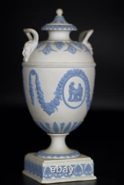 Antique 19th Century Wedgwood Jasperware Vase Cousue Urn Bleu Blanc 16,5cm