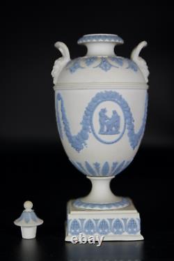 Antique 19th Century Wedgwood Jasperware Vase Cousue Urn Bleu Blanc 16,5cm