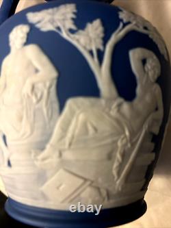 Antique C1850 Wedgwood Dark Blue Dip Jasperware 7.25 Portland Vase Rare NICE
 
<br/>
	
<br/>Antique C1850 Wedgwood Dark Blue Dip Jasperware 7.25 Portland Vase Rare NICE