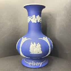Antique Wedgwood Blanc Sur Bleu Jasper Ware Vase Bulbe 7 Pouces De Hauteur 652g