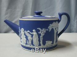 Antique Wedgwood Bleu Foncé Jasperware Brewster Teapot Avec Bec Verseur Droite