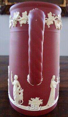 Antique Wedgwood Crimson Jasperware Offres De Pitcher Hauts De Paix 7,8 Pouces