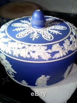 Antique Wedgwood Fromage Dôme, Bleu Cobalt Et Blanc Motif Acorn Jasperware