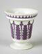 Antique Wedgwood Jasperware Vase Blanc Lilas Violet Avec Sol Relief C. 1810-1820