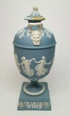 Antique Wedgwood Lavande (bleu Pâle) Jasperware Dancing Hours 6.5 Urne Avec Couvercle