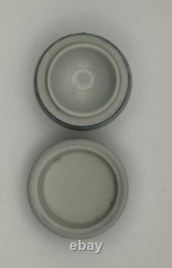 Antique pot rouge en jaspe bleu foncé de Wedgwood néoclassique du 19ème siècle