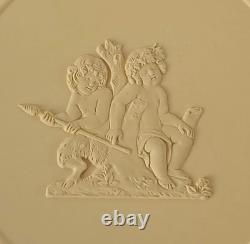 Assiette Wedgwood Jasper Cane & Black Bacchanalian Boys à oreilles