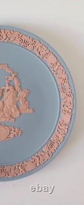 Assiette Wedgwood Jasper bleue et rose My Valentine 1987 en jasperware