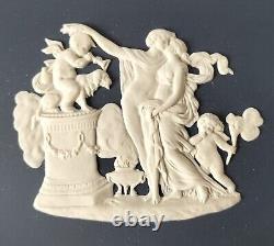 Assiette bleue en jaspe Wedgwood Portland avec Cupidon en boîte