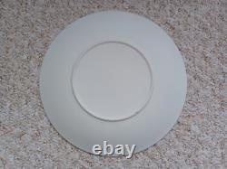 Assiette en jasper de Wedgwood bleu sur blanc avec chérubin RARE à trouver