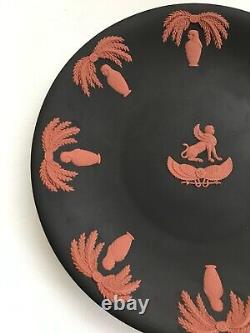 Assiette grande en jaspe Wedgwood noire/terracotta au design égyptien