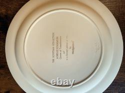 Assiette trophée Wedgwood Égyptienne Ankhesenamun en Jasperware Primrose édition limitée 500