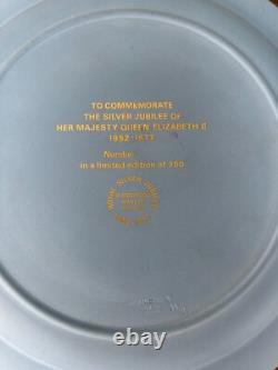 Assiette trophée en jaspe argenté du jubilé royal Wedgwood Tricolore en jaspe Wedgwood